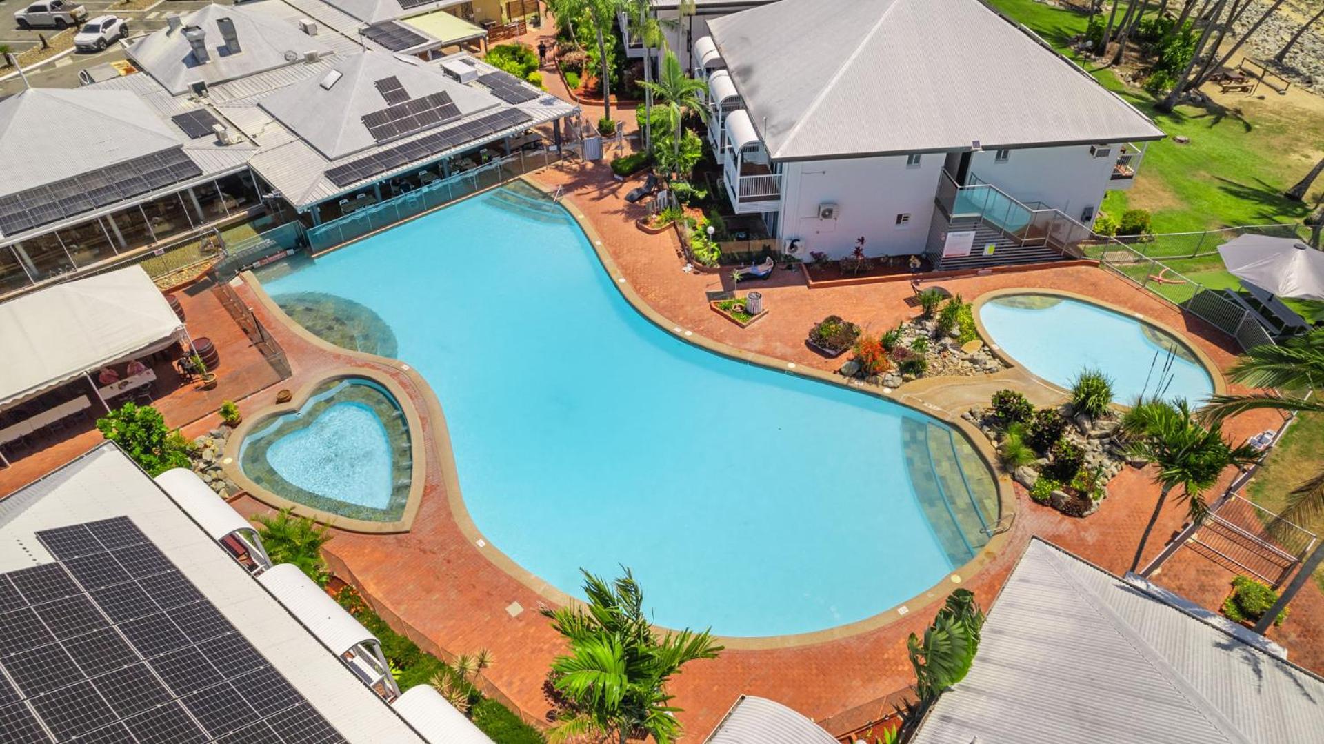 The Resort At Dolphin Heads Mackay Exteriör bild